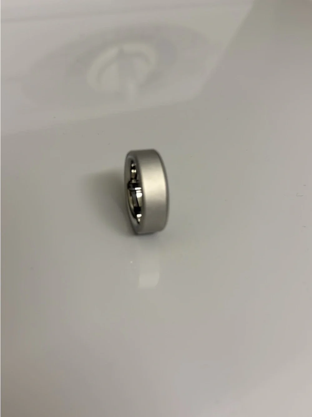 Oura Ring 4 with Charger (Size 10)